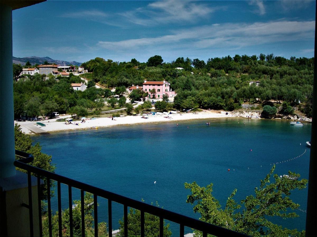 Villamar Beachfront Apartments With Free Private Parking Рабац Екстер'єр фото
