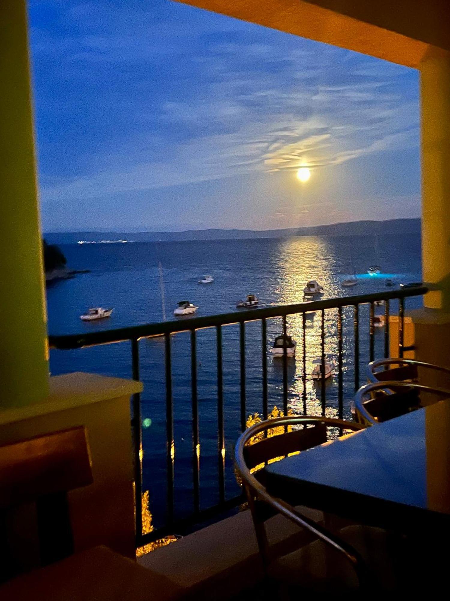 Villamar Beachfront Apartments With Free Private Parking Рабац Екстер'єр фото