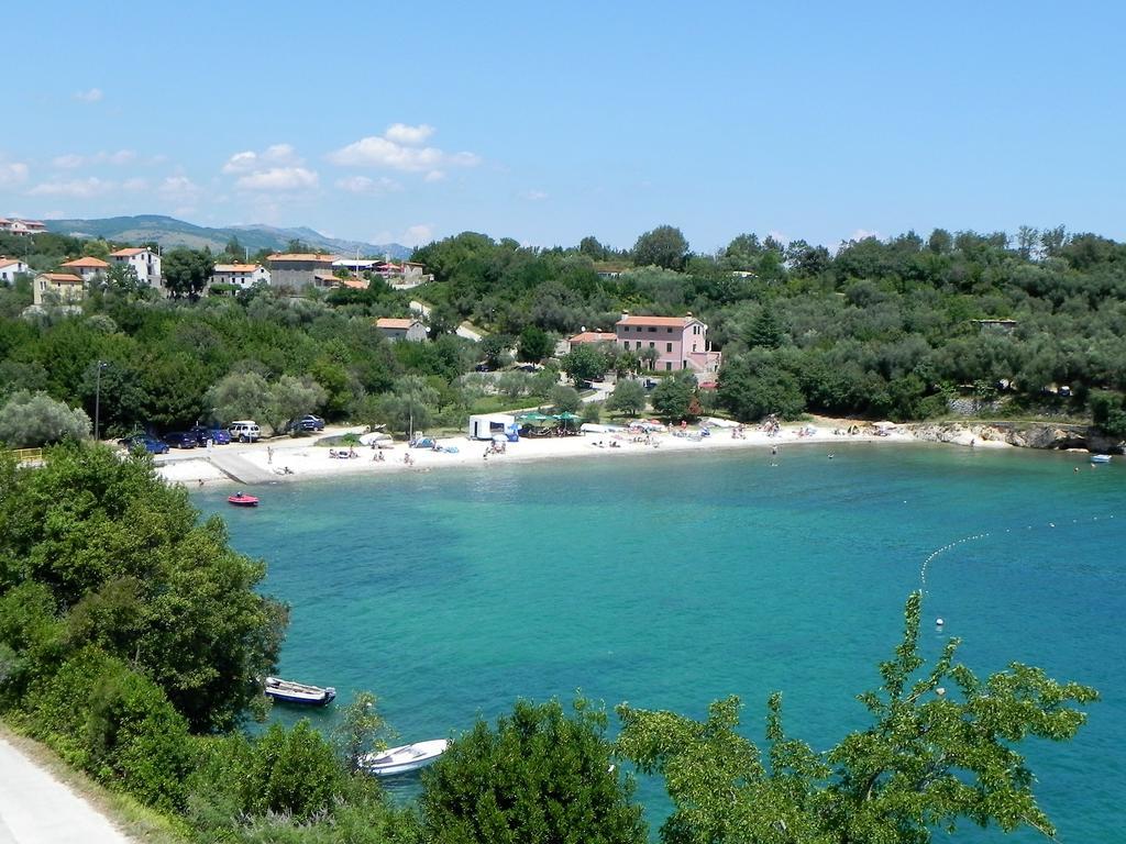 Villamar Beachfront Apartments With Free Private Parking Рабац Екстер'єр фото