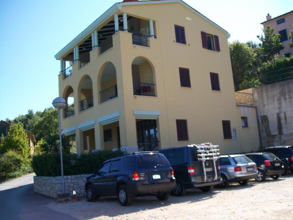 Villamar Beachfront Apartments With Free Private Parking Рабац Екстер'єр фото