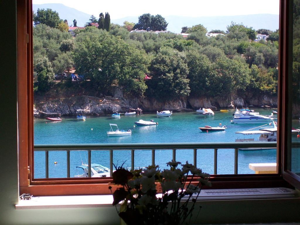 Villamar Beachfront Apartments With Free Private Parking Рабац Екстер'єр фото